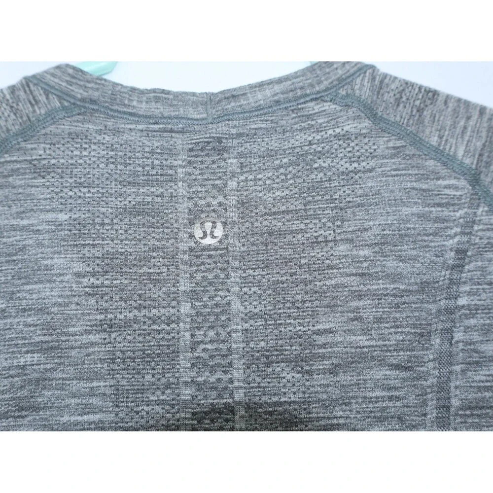 Lululemon Swiftly Tech Shirt Tee Womens 8 Gray Short Sleeve Workout Gym ( USED )